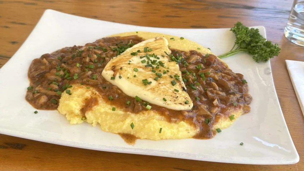 Polenta with mushrooms and cheese