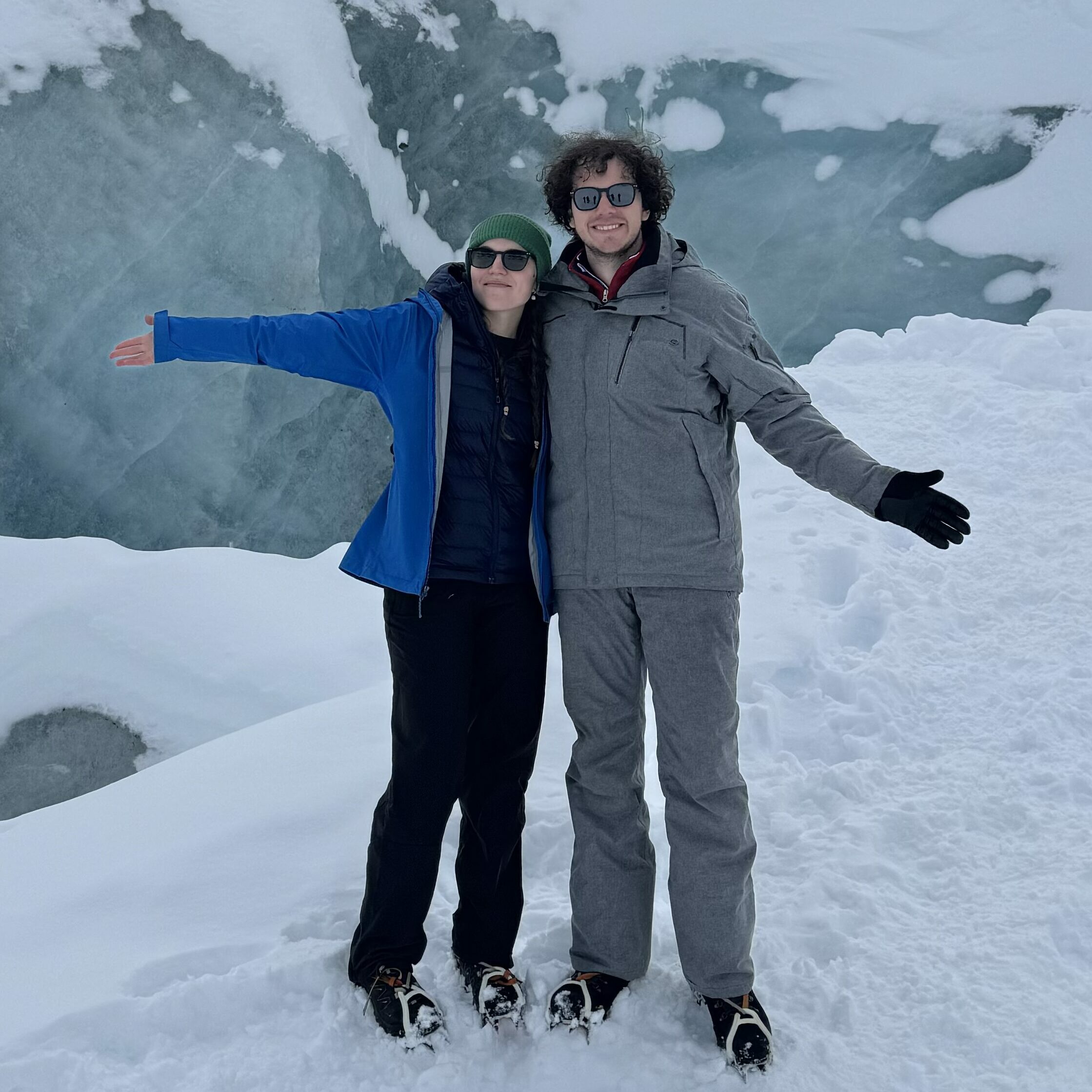 Arthur &Catu in front of the glaciar in Ushuaia
